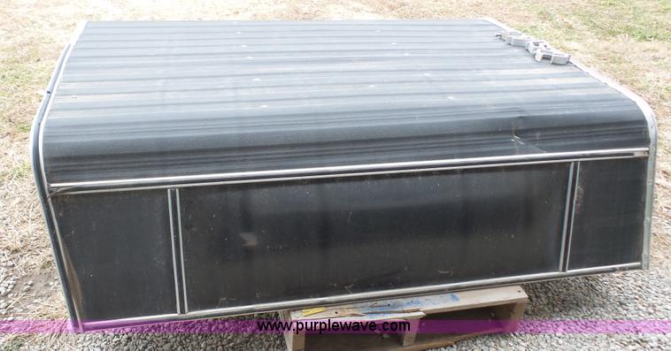 image for item J4553 Pickup truck topper