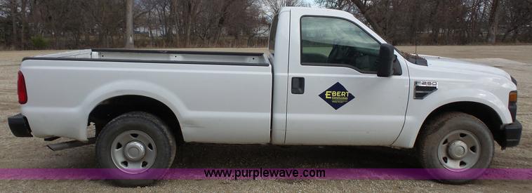 image for item J4560 2009 Ford F250 Super Duty pickup truck