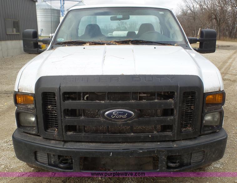 image for item J4560 2009 Ford F250 Super Duty pickup truck