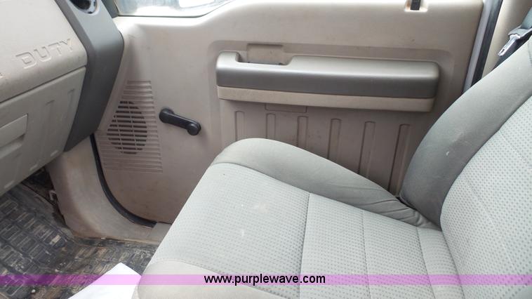 image for item J4560 2009 Ford F250 Super Duty pickup truck