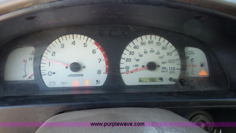 image for item J4624 2002 Toyota Tacoma SR5 Ext. Cab pickup truck