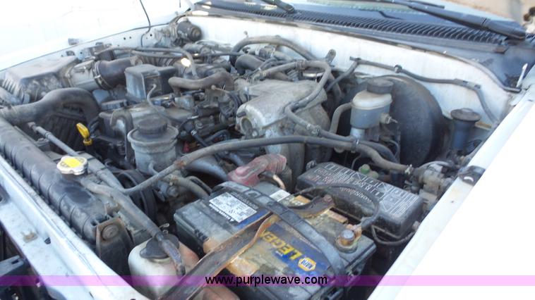 image for item J4624 2002 Toyota Tacoma SR5 Ext. Cab pickup truck