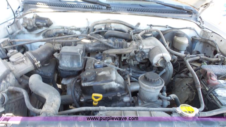 image for item J4624 2002 Toyota Tacoma SR5 Ext. Cab pickup truck