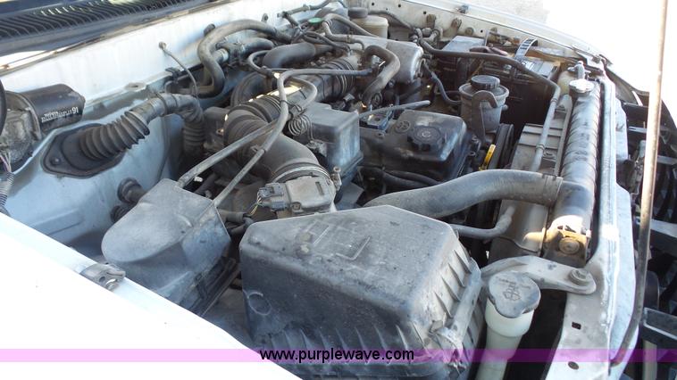 image for item J4624 2002 Toyota Tacoma SR5 Ext. Cab pickup truck