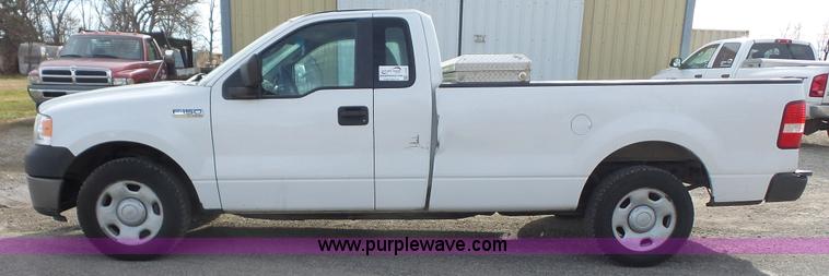 image for item J4747 2007 Ford F150 XL pickup truck