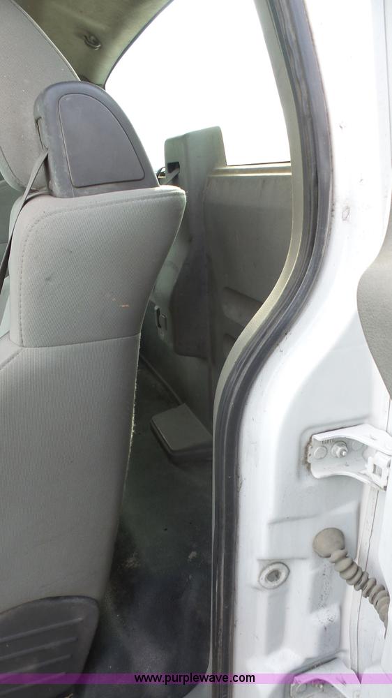 image for item J4747 2007 Ford F150 XL pickup truck