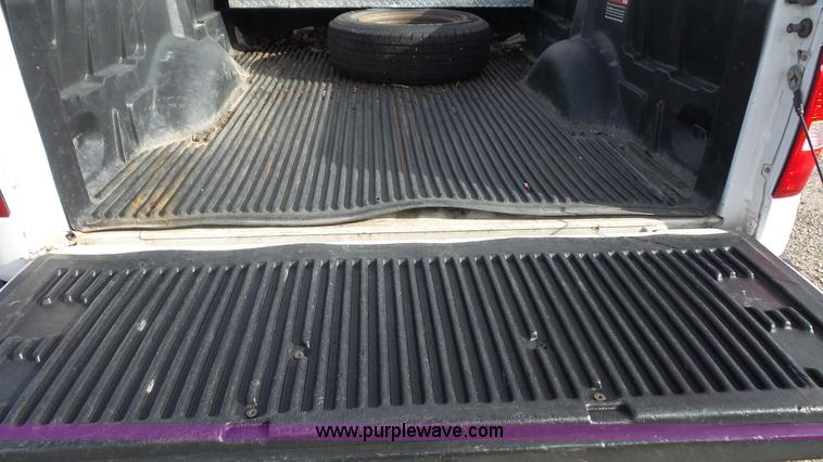 image for item J4747 2007 Ford F150 XL pickup truck