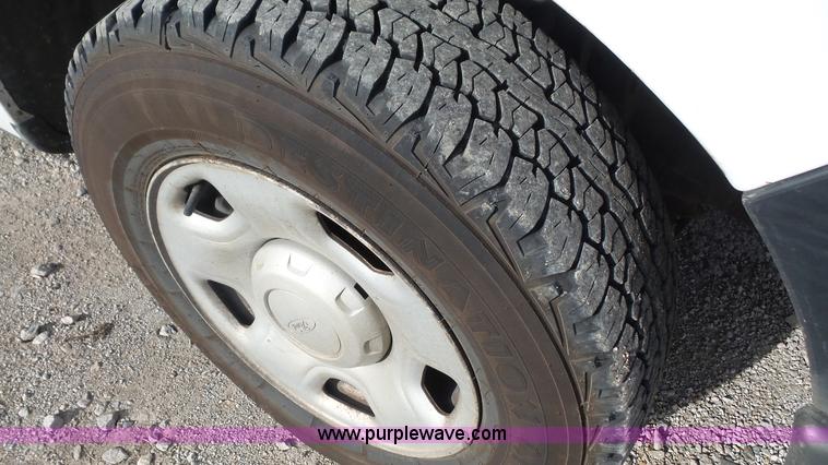 image for item J4747 2007 Ford F150 XL pickup truck