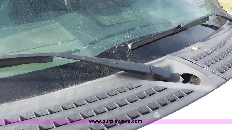 image for item J4747 2007 Ford F150 XL pickup truck