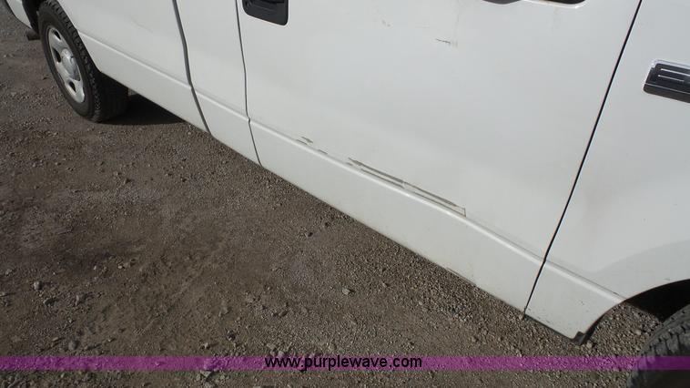image for item J4747 2007 Ford F150 XL pickup truck