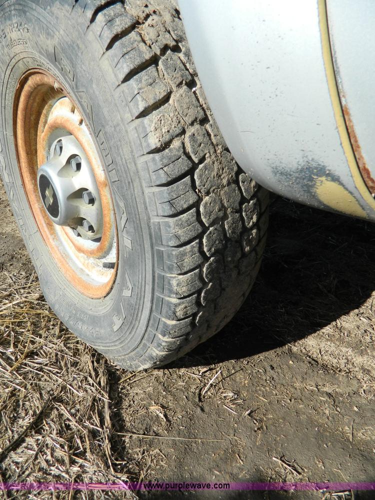 image for item J5158 1992 Chevrolet 2500 pickup truck