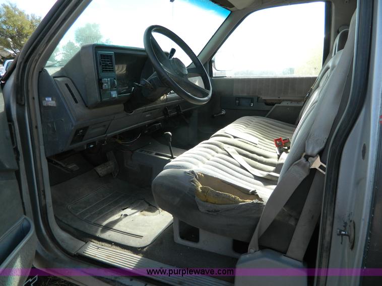 image for item J5158 1992 Chevrolet 2500 pickup truck