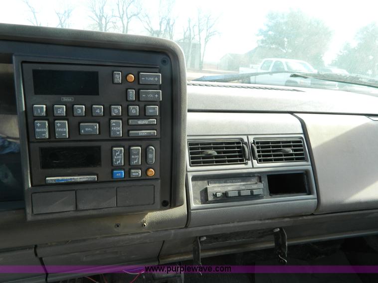 image for item J5158 1992 Chevrolet 2500 pickup truck