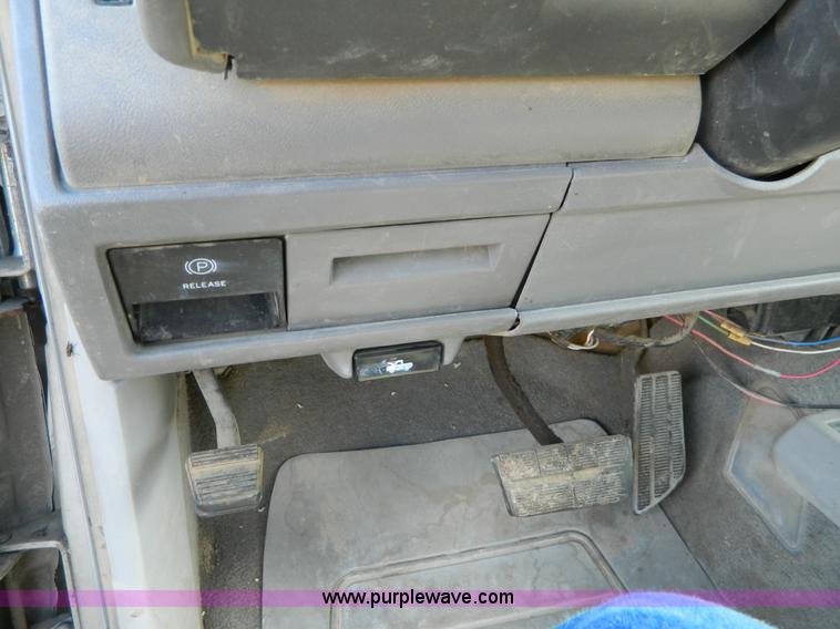 image for item J5158 1992 Chevrolet 2500 pickup truck