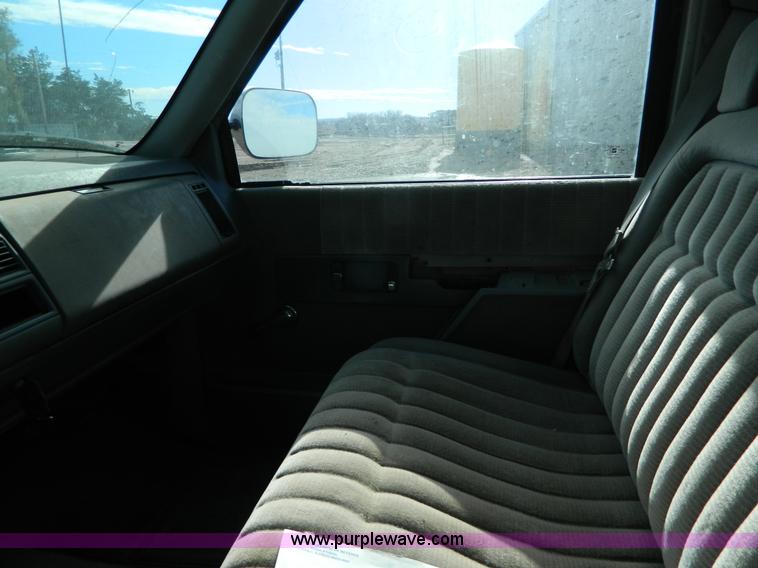 image for item J5158 1992 Chevrolet 2500 pickup truck