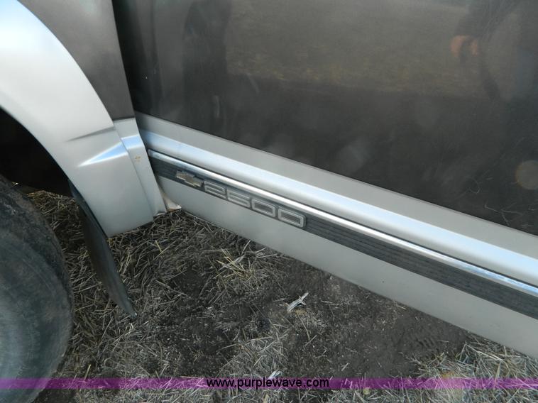 image for item J5158 1992 Chevrolet 2500 pickup truck