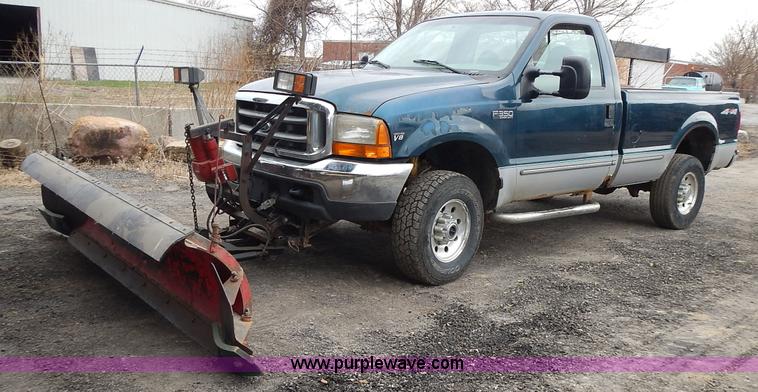 image for item J6327 1999 Ford F350 Super Duty pickup truck