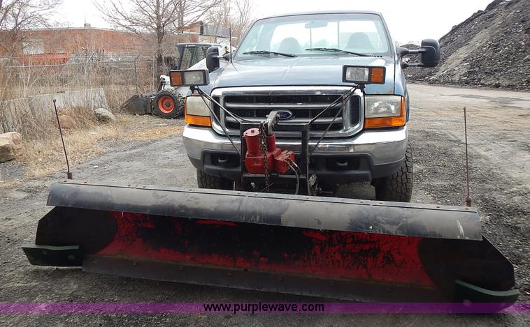 image for item J6327 1999 Ford F350 Super Duty pickup truck