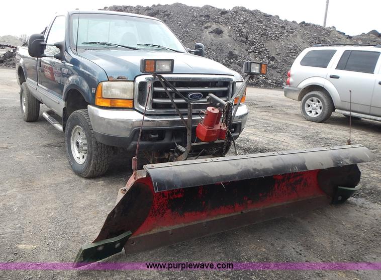 image for item J6327 1999 Ford F350 Super Duty pickup truck