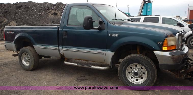image for item J6327 1999 Ford F350 Super Duty pickup truck