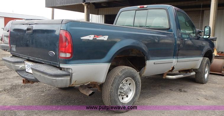 image for item J6327 1999 Ford F350 Super Duty pickup truck