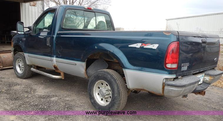 image for item J6327 1999 Ford F350 Super Duty pickup truck
