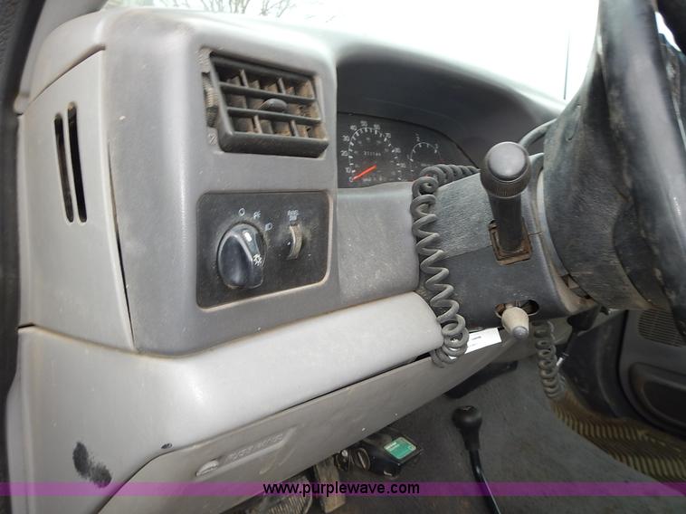 image for item J6327 1999 Ford F350 Super Duty pickup truck