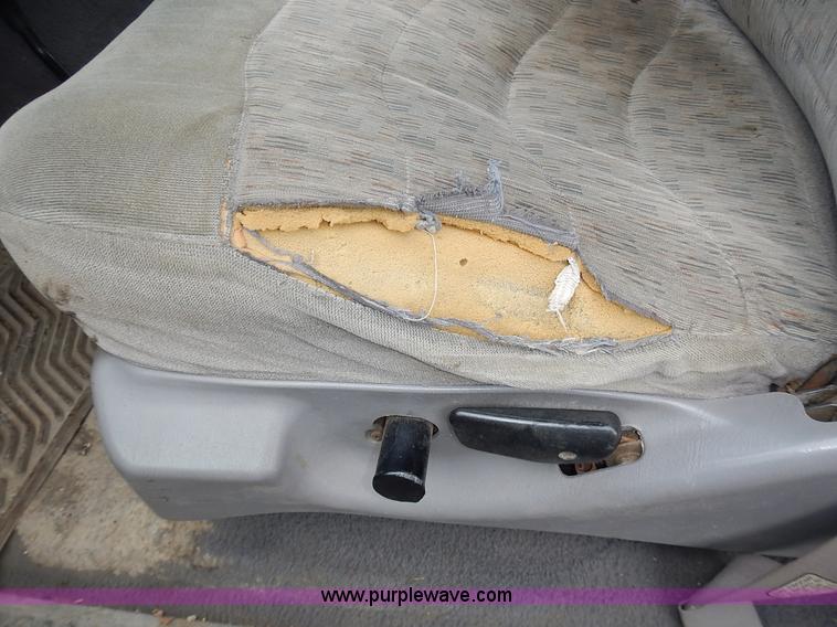 image for item J6327 1999 Ford F350 Super Duty pickup truck