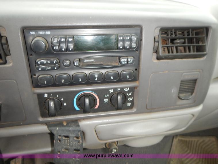 image for item J6327 1999 Ford F350 Super Duty pickup truck