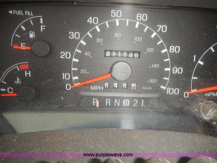 image for item J6327 1999 Ford F350 Super Duty pickup truck