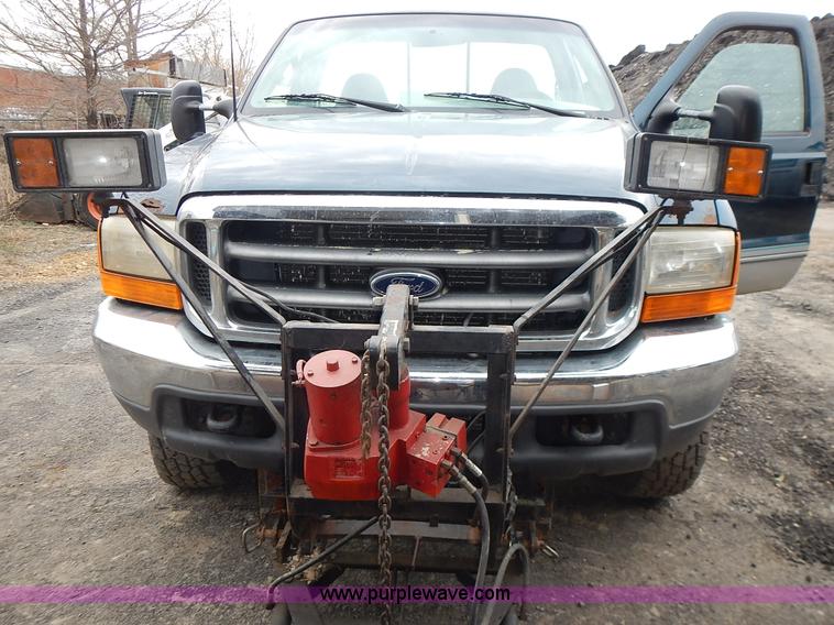 image for item J6327 1999 Ford F350 Super Duty pickup truck