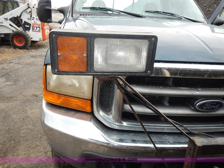 image for item J6327 1999 Ford F350 Super Duty pickup truck