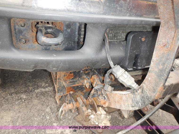 image for item J6327 1999 Ford F350 Super Duty pickup truck