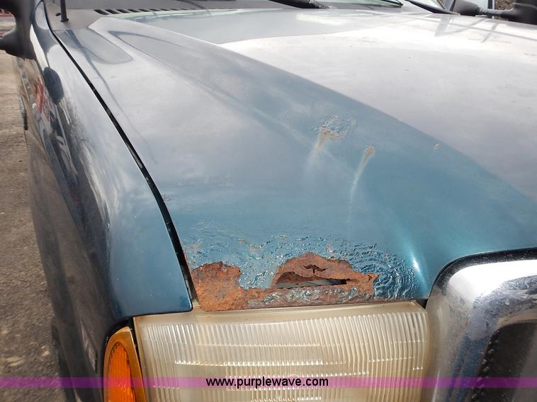 image for item J6327 1999 Ford F350 Super Duty pickup truck