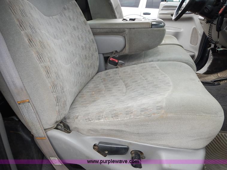 image for item J6327 1999 Ford F350 Super Duty pickup truck