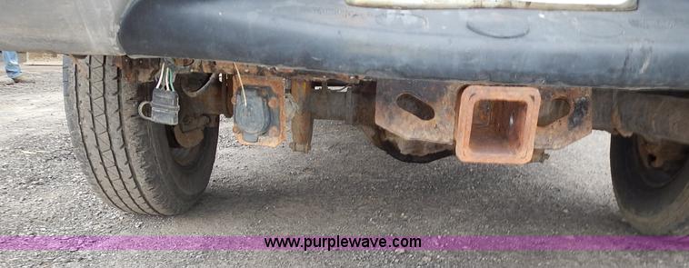 image for item J6327 1999 Ford F350 Super Duty pickup truck