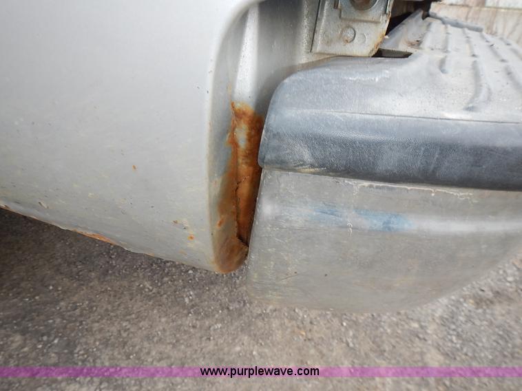 image for item J6327 1999 Ford F350 Super Duty pickup truck