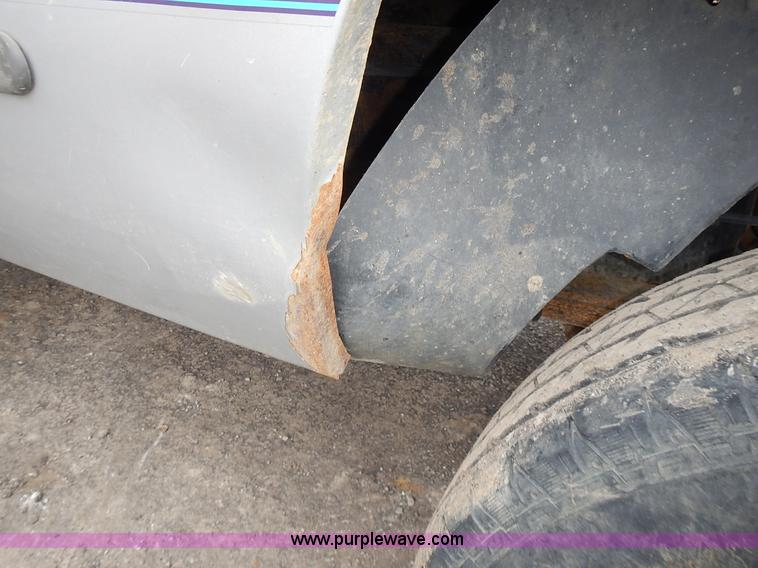 image for item J6327 1999 Ford F350 Super Duty pickup truck