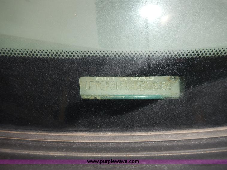 image for item J6327 1999 Ford F350 Super Duty pickup truck