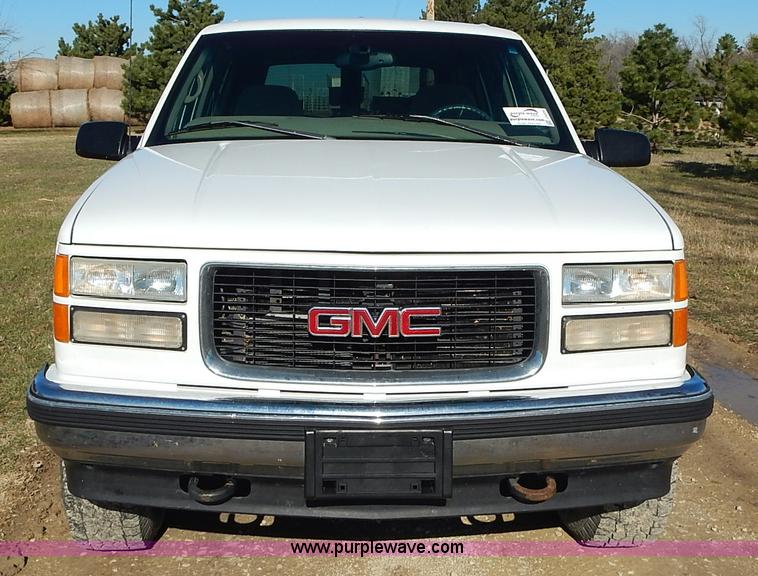 image for item J6334 1997 GMC Yukon SLE SUV