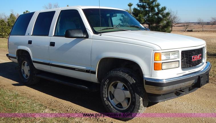image for item J6334 1997 GMC Yukon SLE SUV