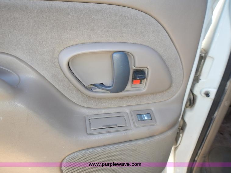 image for item J6334 1997 GMC Yukon SLE SUV