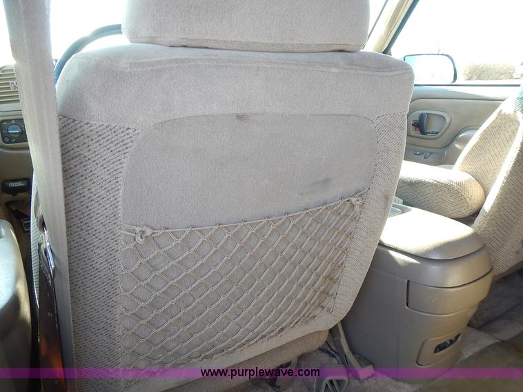 image for item J6334 1997 GMC Yukon SLE SUV