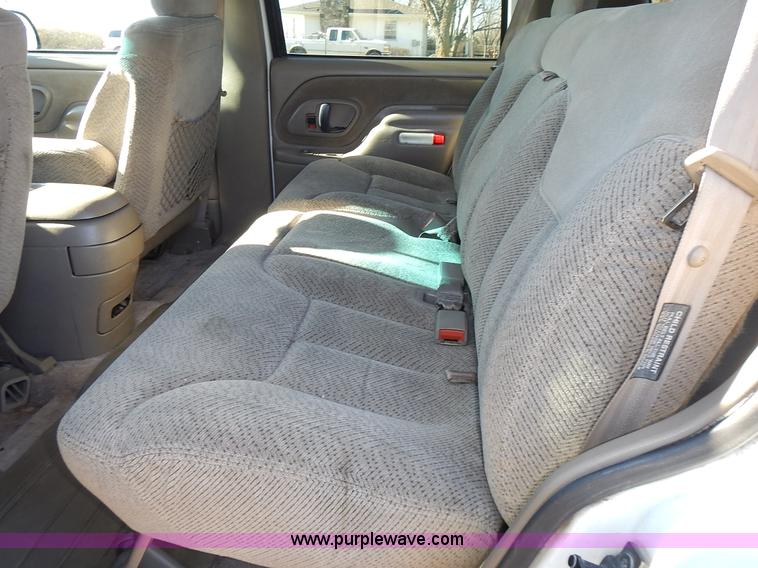 image for item J6334 1997 GMC Yukon SLE SUV