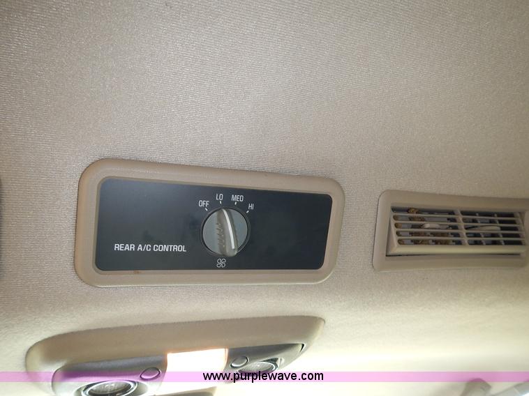 image for item J6334 1997 GMC Yukon SLE SUV