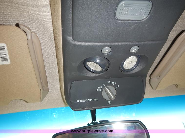 image for item J6334 1997 GMC Yukon SLE SUV