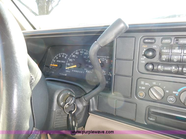 image for item J6334 1997 GMC Yukon SLE SUV