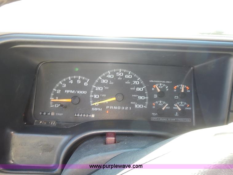 image for item J6334 1997 GMC Yukon SLE SUV