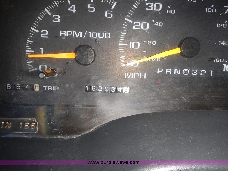 image for item J6334 1997 GMC Yukon SLE SUV