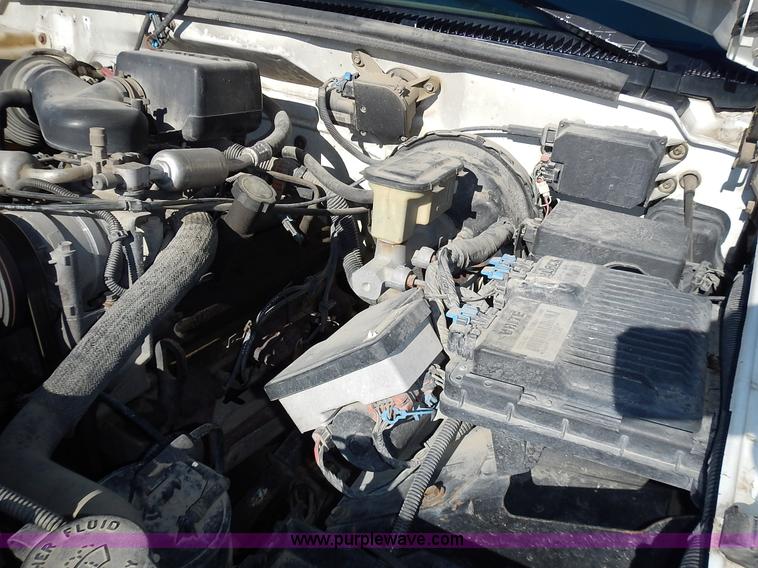 image for item J6334 1997 GMC Yukon SLE SUV